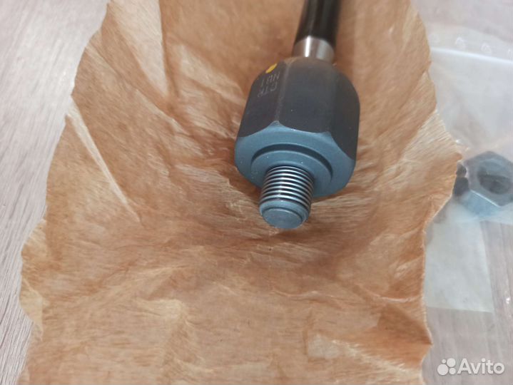 Тяга рулевая Велар