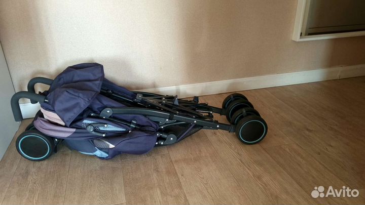 Прогулочная коляска трость