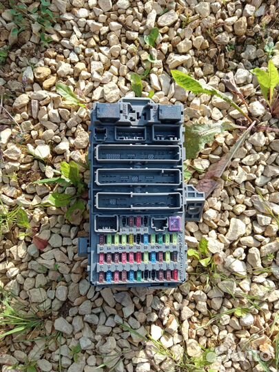 Блок предохранителей Honda civic 8 4D