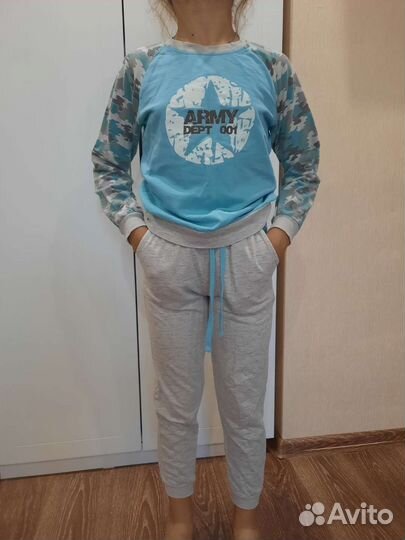 Спортивный костюм для девочки рост 128-134 см
