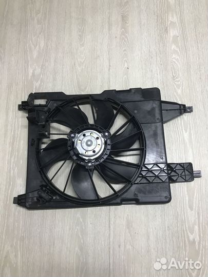 Вентилятор радиатора охлаждения двигателя диффузор