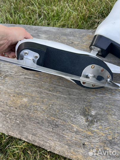 Коньки фигурные 39 размер