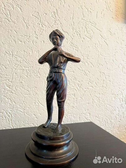 Статуэтка, бронза