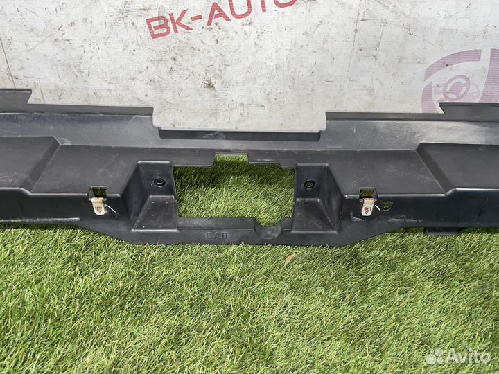 Кожух замка капота Cadillac Escalade GMT900