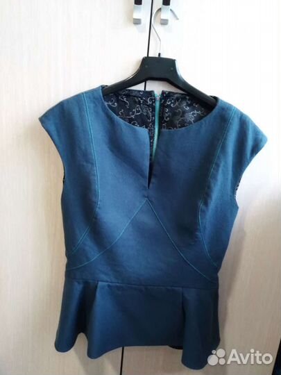 Жилет с баской 44