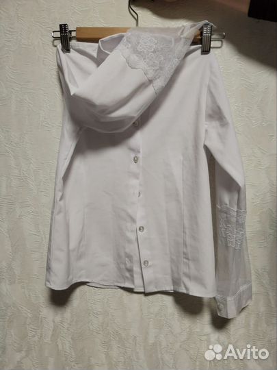 Блузка белая