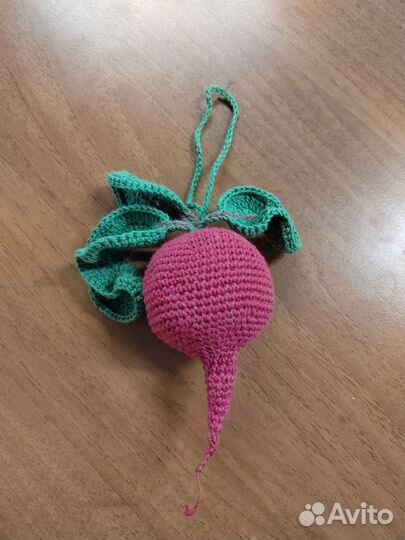Вязаный брелок и подвес на сумку