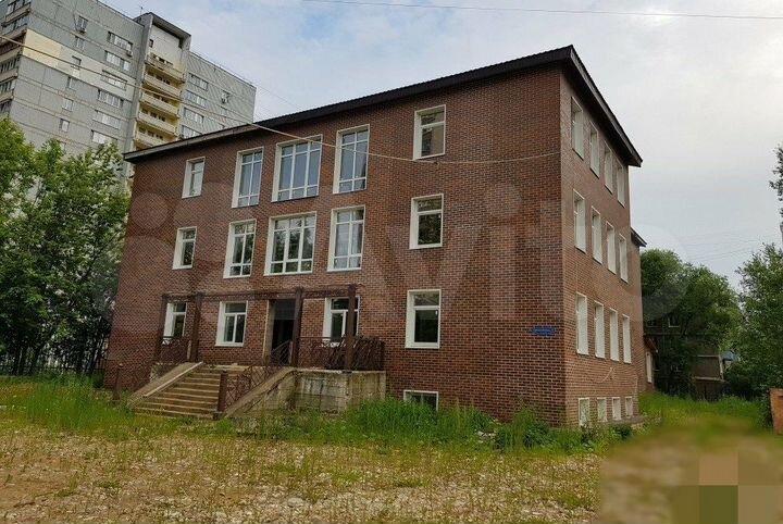 Здание, Офис, Производсво 1800 м²