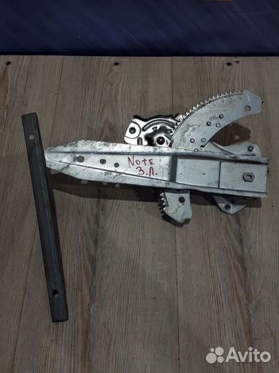 Стеклоподъемник задний Nissan note E11 Лев