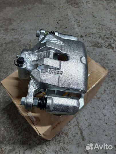 Новый суппорт передний правый Veloster/Cerato