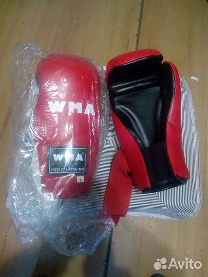 Перчатки для кикбоксинга