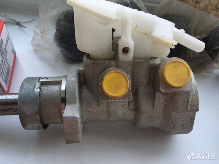 Главный тормозной цилиндр новый ford focus 1