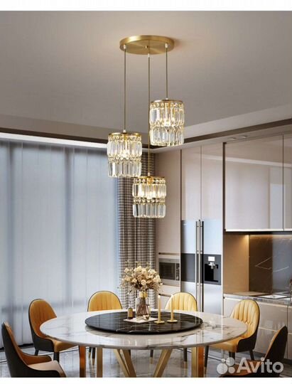 Люстра подвесная хрустальная над столом