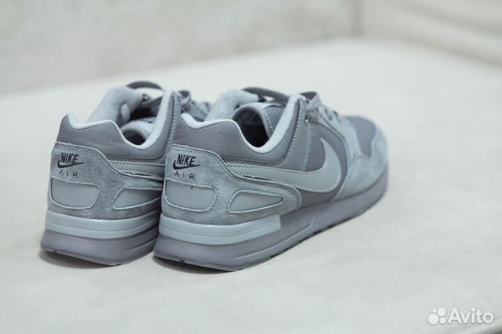 Кроссовки Nike air