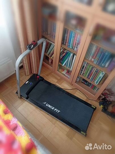 Беговая дорожка UnixFit R-200V