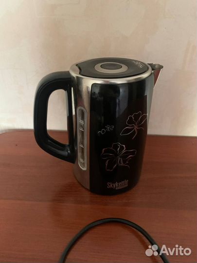 Чайник электрический Redmond с терморегулятором