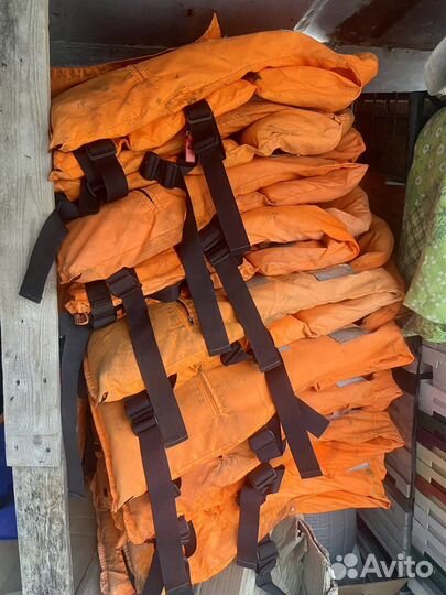 Спасательный жилет