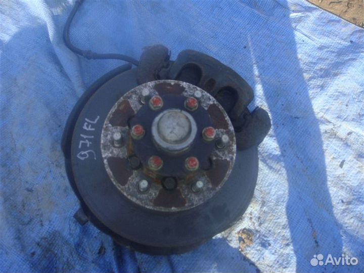 Ступица передняя левая Mitsubishi Pajero V21C 1996