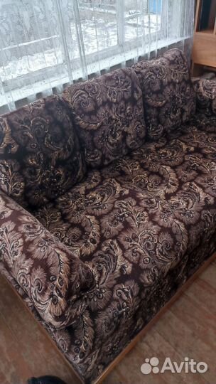 Диван роритетный сделанный в 50 годы