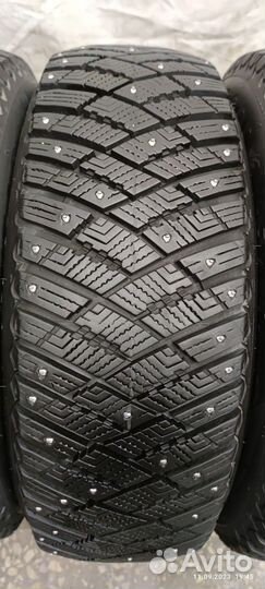 Goodyear Ultragrip Ice Arctic 215/65 R16 98T