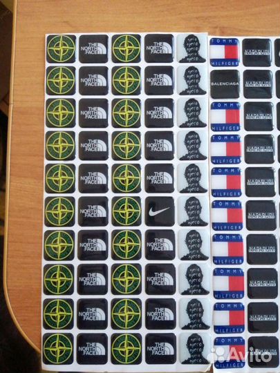 3d стикеры можно клеить хоть куда