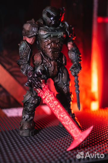 Фигурка doom eternal 30см doomslayer