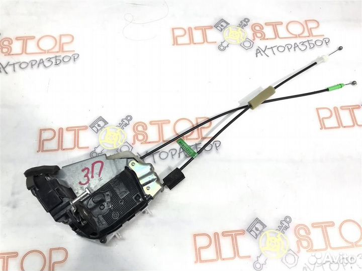 Замок двери задний правый Toyota prius ZVW30 2009