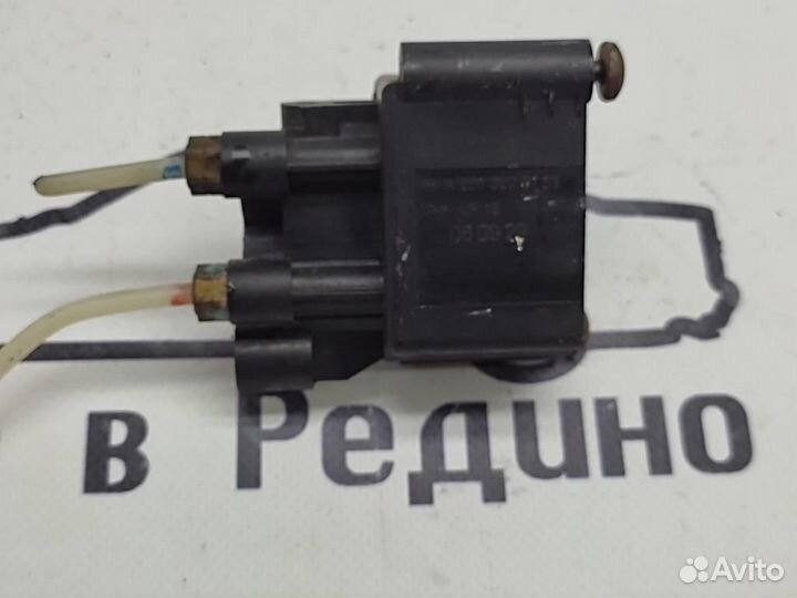 Блок клапанов пневмоподвески w251 R-class 272.9