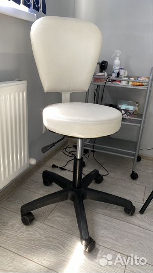 Стул для мастера по наращиванию ресниц