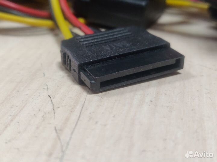 Переходник molex-sata для питания HDD/SSD/DVD-RW