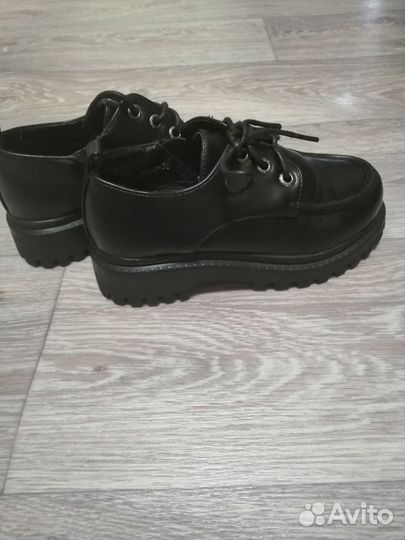Ботинки для девочки новые