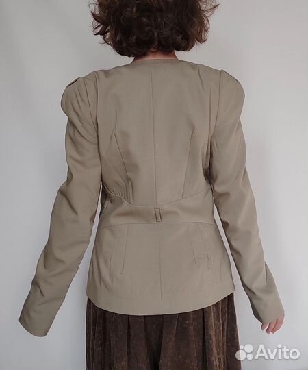 Женский шерстяной бежевый пиджак (жакет)