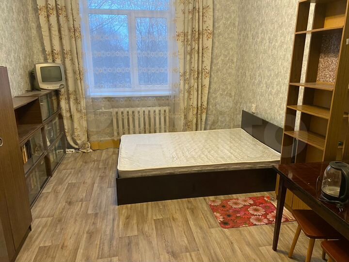 Комната 15 м² в 4-к., 5/5 эт.