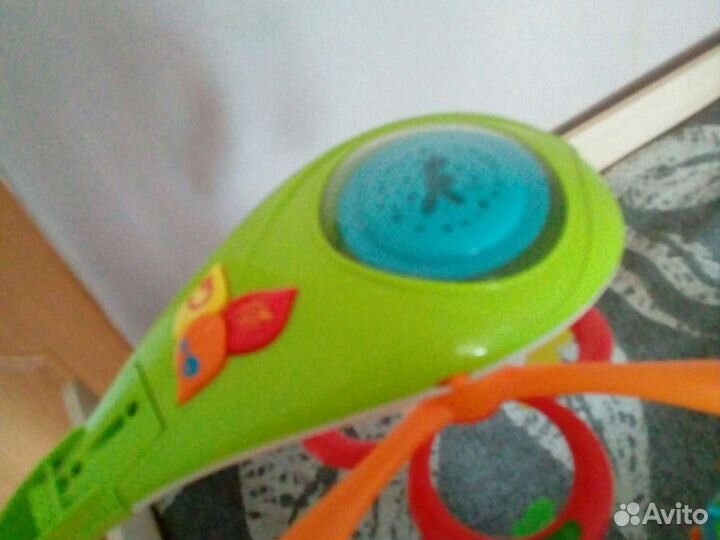 Музыкальная карусель (мобиль) на кроватку chicco