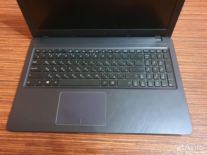 Современный ультрабук Asus 15,6/i3-7th/8гб/SSD