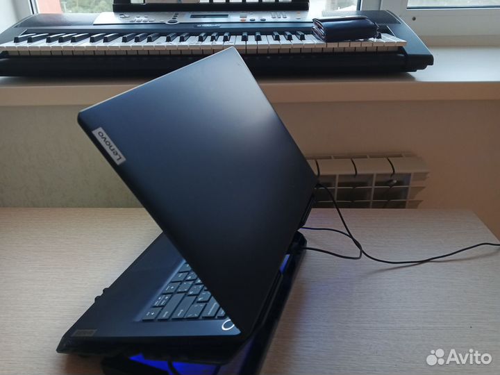 Ноутбук Lenovo ideapad 3 14ADA05