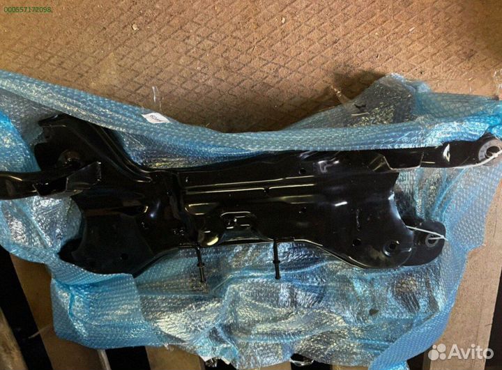 Пoдpамник передний Hyundai Getz