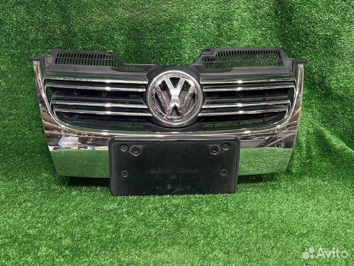 Решетка радиатора Volkswagen Jetta 5