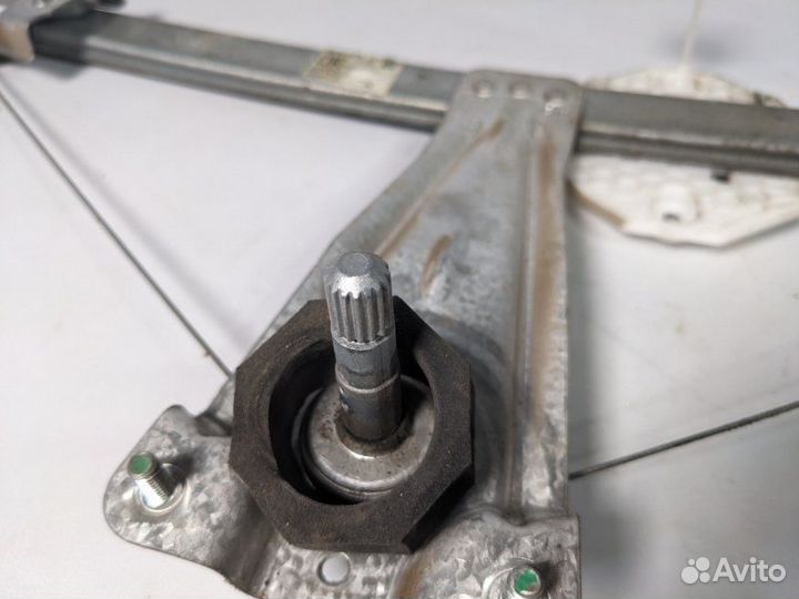 Стеклоподъемник механич задний правый Renault