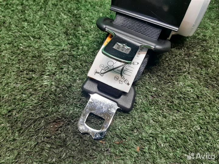 Ремень безопасности задний средний Subaru Foreste