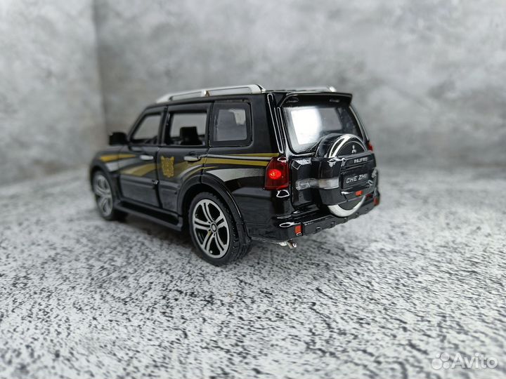 Машинка Металлическая Mitsubishi Pajero