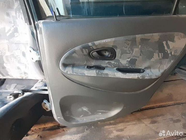 Mitsubishi carisma салон, ковролин, обшивка