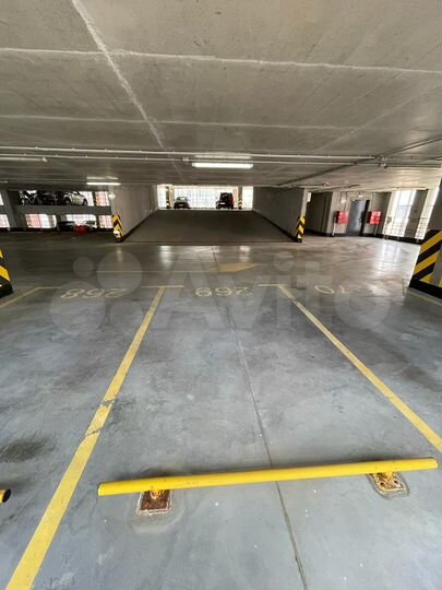 Машиноместо, 13 м²