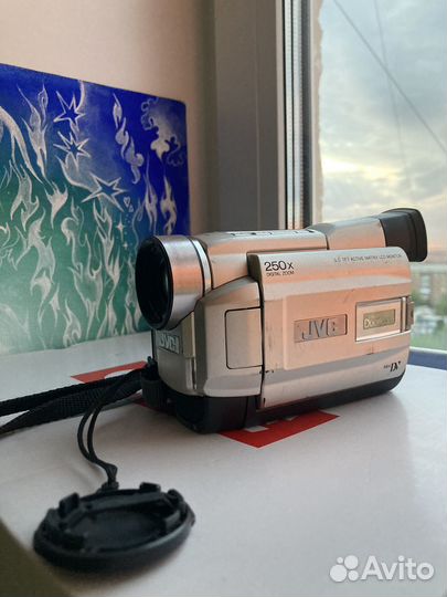 Видеокамера JVC кассетная