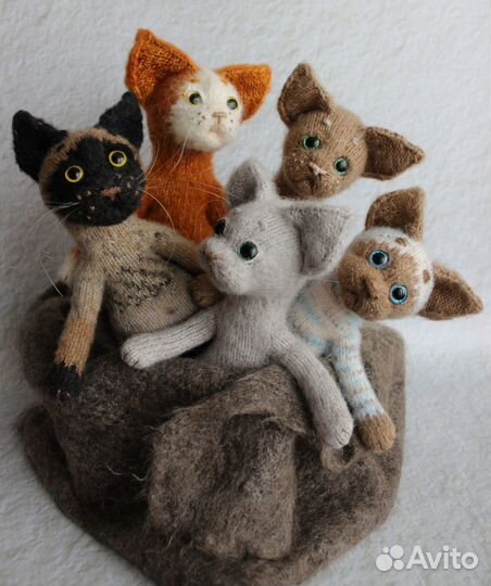 Кот вязаный спицами