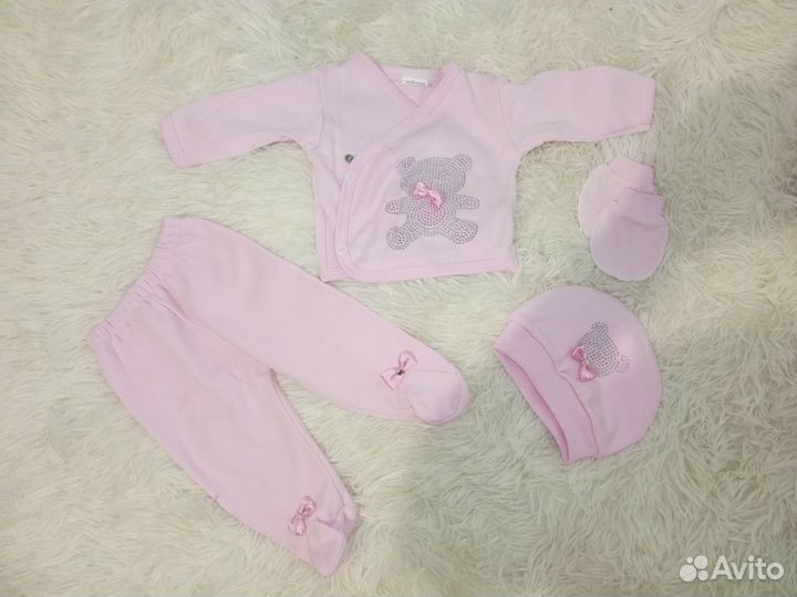 Комплект на выписку для девочки