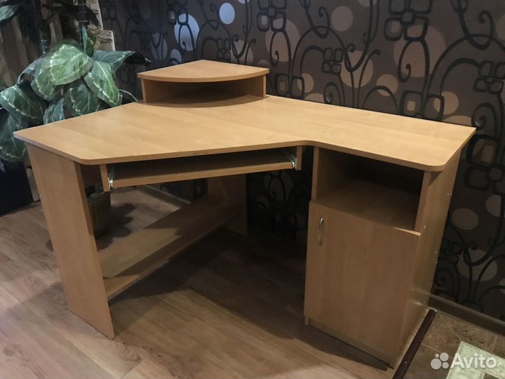 Компьютерный стол