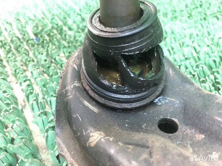 Рычаг подвески передний левый Nissan Almera