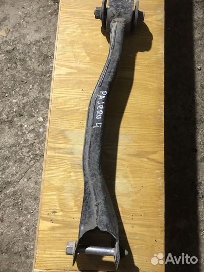 Рычаг задний продольный левый Мицубиси Паджеро 4