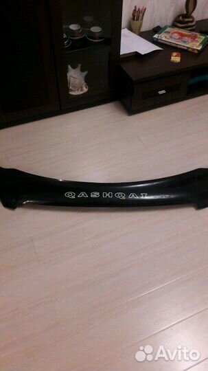 Дефлектор на капот